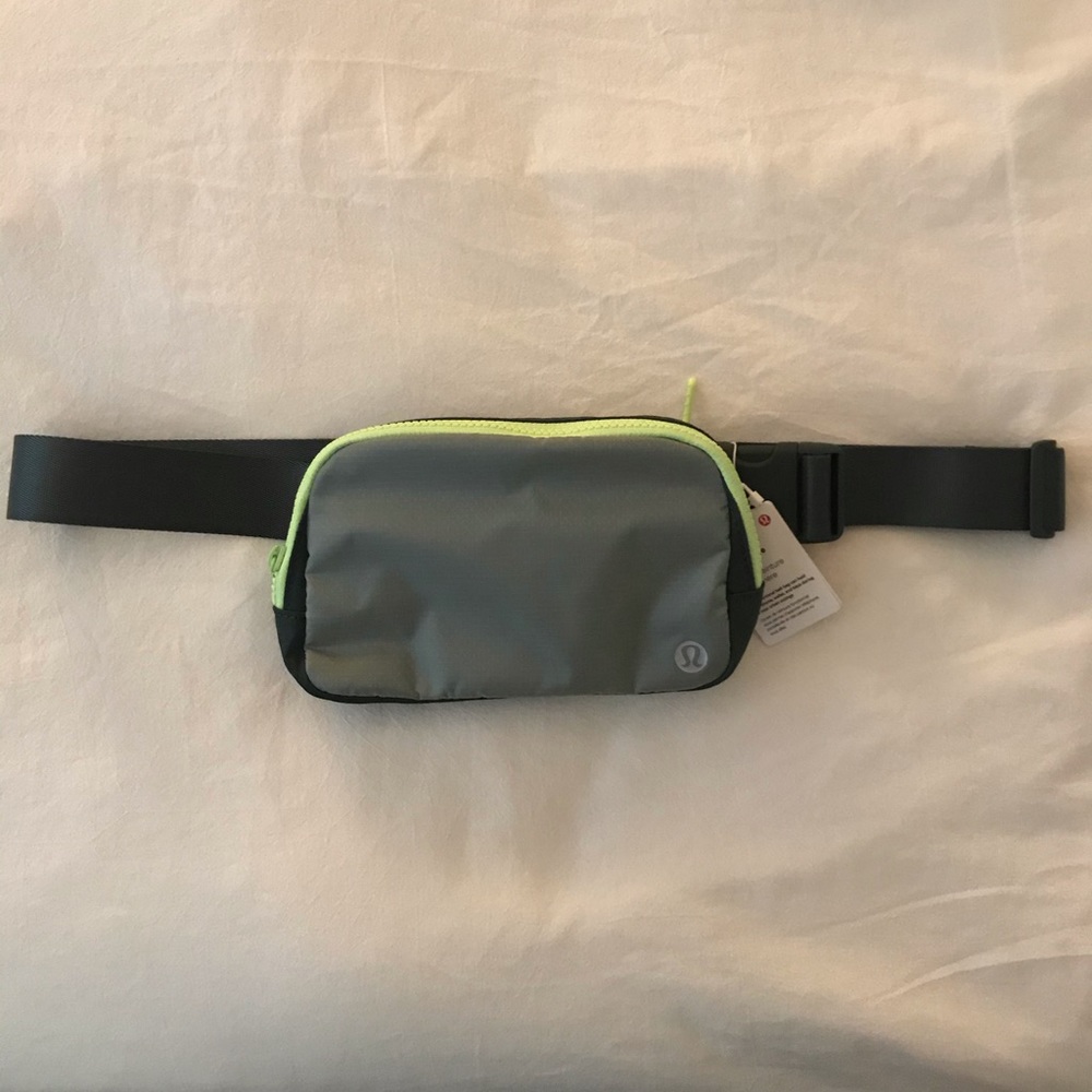 NWT lululemon Everywhere Belt Bag